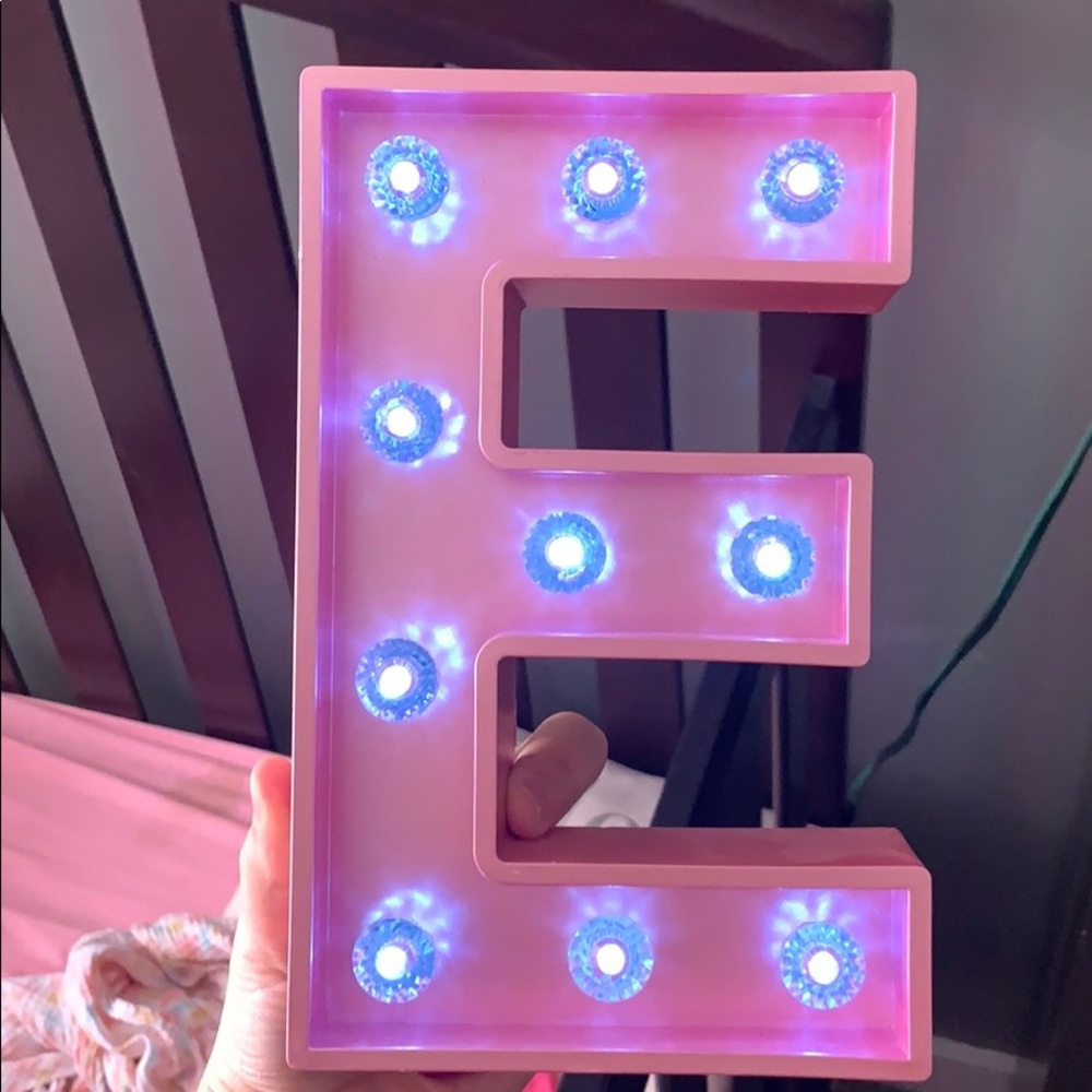 E bedroom decor